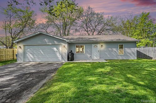 2863 Wisner, Waterford, MI, 48329-2890 | Card Image