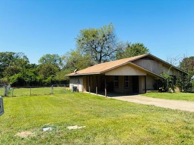 100 Lynn Lane, House other with 3 bedrooms, 1 bathrooms and null parking in Mount Vernon TX | Image 2