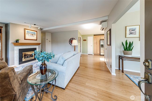Great, flowing floor plan. | Image 8