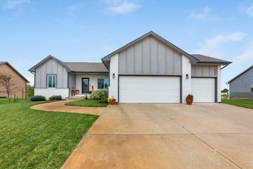 609 S Horseshoe Bnd, Maize, KS, 67101-7018 | Card Image