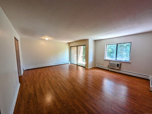 925-925 High Path Rd, Windsor, CT, 06095-4126 | Card Image