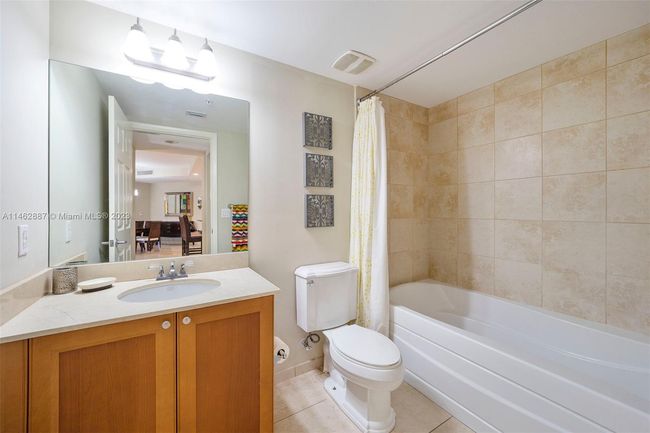 APT-717 - 55 Merrick Way, Condo with 2 bedrooms, 2 bathrooms and null parking in Coral Gables FL | Image 6