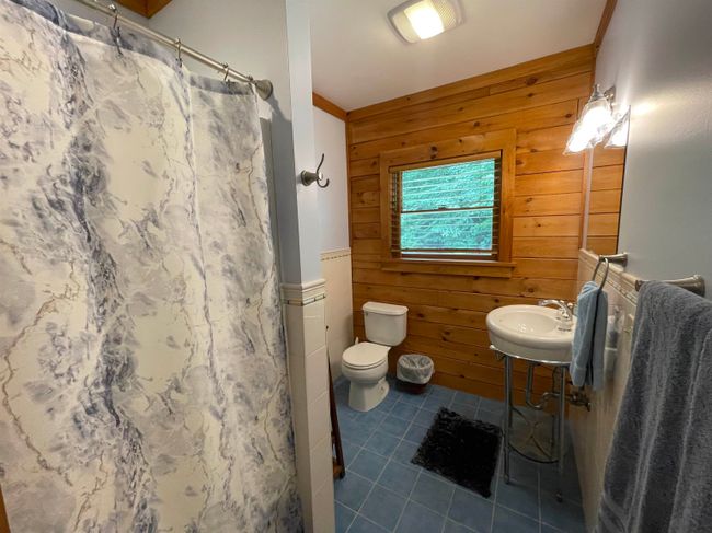 303 Westview Est, House other with 5 bedrooms, 3 bathrooms and null parking in Manchestr Ctr VT | Image 25