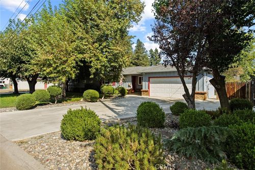 618 N Plumas St, Willows, CA, 95988-2432 | Card Image