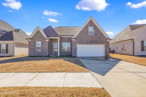 9205 Lakeside Cir S, Walls, MS, 38680-1008 | Card Image