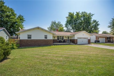 6 Sherman Drive, House other with 3 bedrooms, 2 bathrooms and null parking in Altamont IL | Image 2