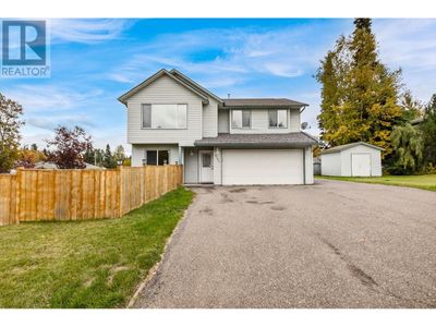 6144 Berger Pl, House other with 4 bedrooms, 3 bathrooms and null parking in Prince George BC | Image 2