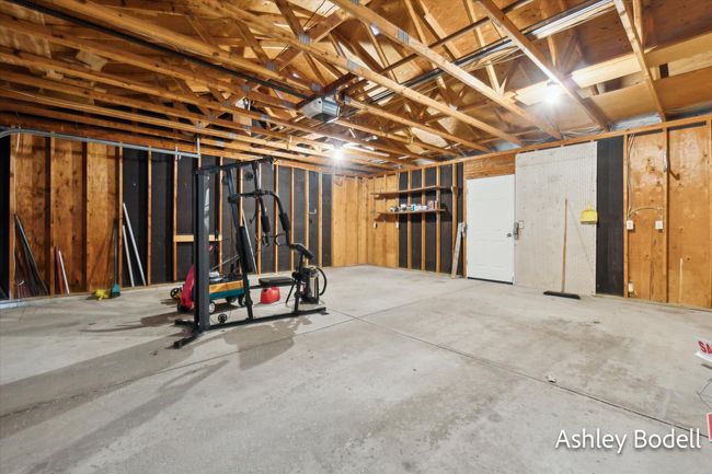 Garage | Image 32