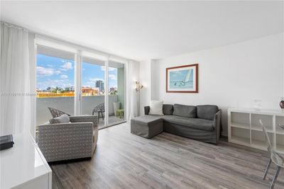 607 - 90 Alton Rd, Condo with 1 bedrooms, 1 bathrooms and null parking in Miami Beach FL | Image 2