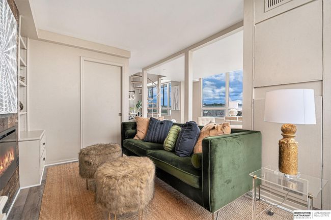 APT-6H - 3000 Farnam St, Condo with 2 bedrooms, 2 bathrooms and null parking in Omaha NE | Image 9