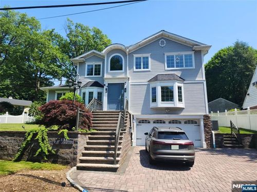 133 Reldyes Ave, Leonia, NJ, 07605-1235 | Card Image