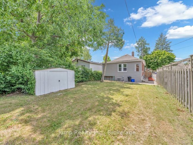 1662 Cadillac St, House other with 5 bedrooms, 3 bathrooms and null parking in Windsor ON | Image 33