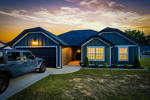 1089 Shaylee Dr, Springfield, TN, 37172-2450 | Card Image