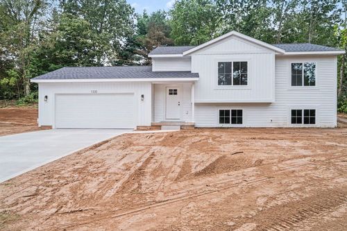 1330 Red Fox Ct, Allegan, MI, 49010-8796 | Card Image
