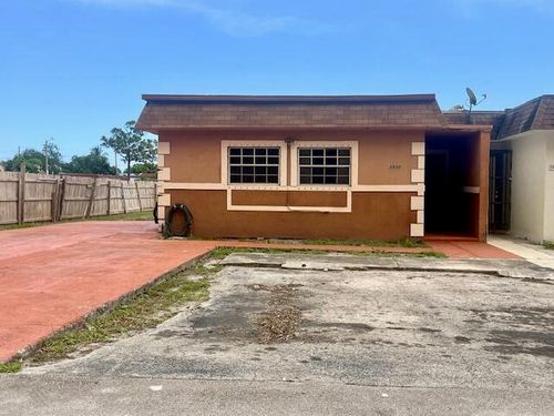 3930 Nw 207th Street Rd, Miami Gardens, FL, 33055-1143 | Card Image