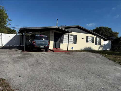 2220 Ne 3rd Ave, Pompano Beach, FL, 33060-4926 | Card Image