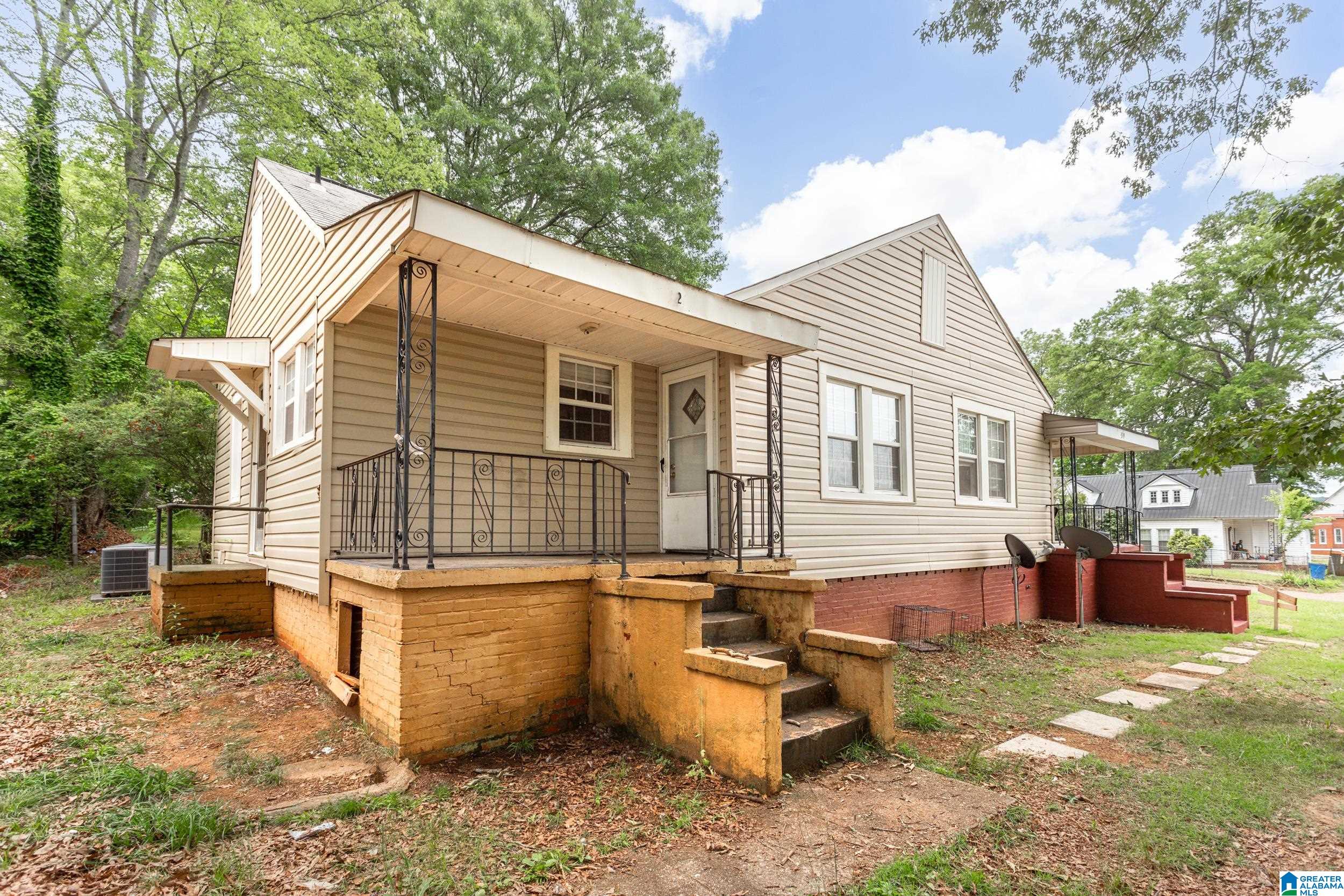 Lapsley Ave, Anniston, AL 36207