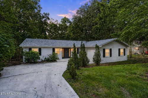 318 Lakeview Dr, Crossville, TN, 38558-7039 | Card Image