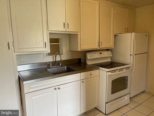 421 Strasburg Pike, LANCASTER, PA, 17602 | Card Image