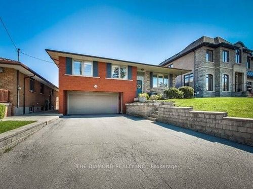 bsmt-211 Berry Rd, Etobicoke, ON, M8Y1X5 | Card Image