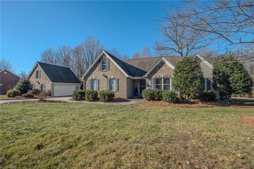 8475 Hunting Ct, Stokesdale, NC, 27357-7803 | Card Image