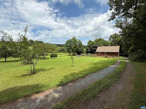 1638 Harris Creek Rd, CHARLOTTESVILLE, VA, 22902-7820 | Card Image