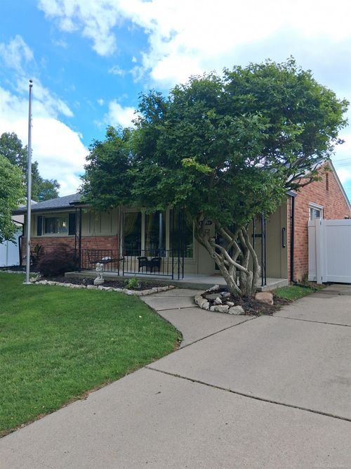 30230 Rosebriar Street, St Clair Shores, MI, 48082 | Card Image