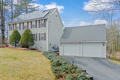 3 Kendall Pond Rd, Derry, NH, 03038-7201 | Card Image