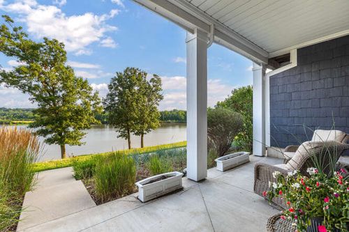 11 River Row, Ottawa, IL, 61350-9043 | Card Image
