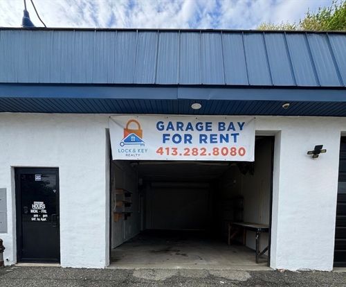 a-11 Front St, Springfield, MA, 01151-1160 | Card Image