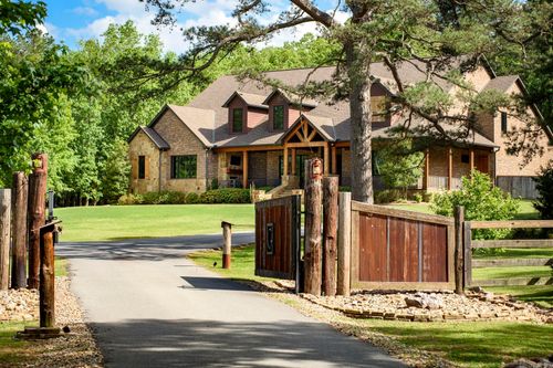 11311 Garrison Rd, Little Rock, AR, 72223-9323 | Card Image