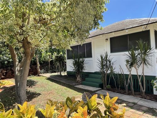 back-1030 16th Ave, Honolulu, HI, 96816-4195 | Card Image