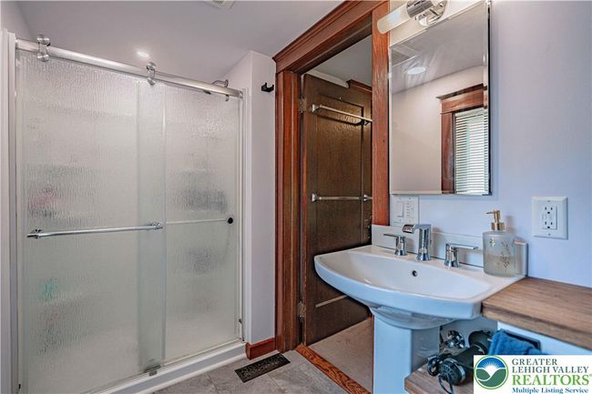 636 School Rd, House other with 2 bedrooms, 1 bathrooms and null parking in Nazareth PA | Image 25