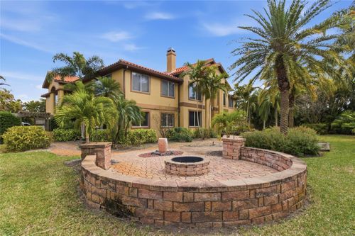 303 Sunny Ln, BELLEAIR, FL, 33756-1063 | Card Image