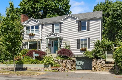 94 Lovett St, Beverly, MA, 01915-5235 | Card Image