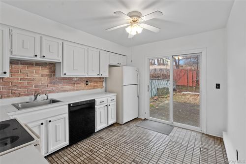 110 Chrystal Dr, Maybrook, NY, 12543-1106 | Card Image