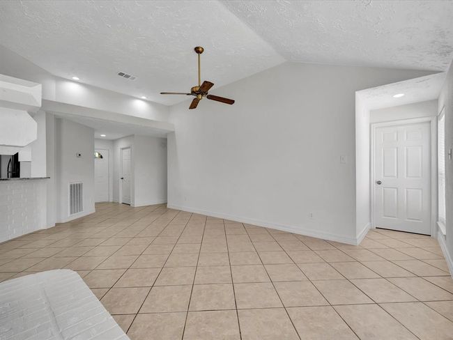 403 Elder Vista Dr, House other with 3 bedrooms, 2 bathrooms and 2 parking in Webster TX | Image 11