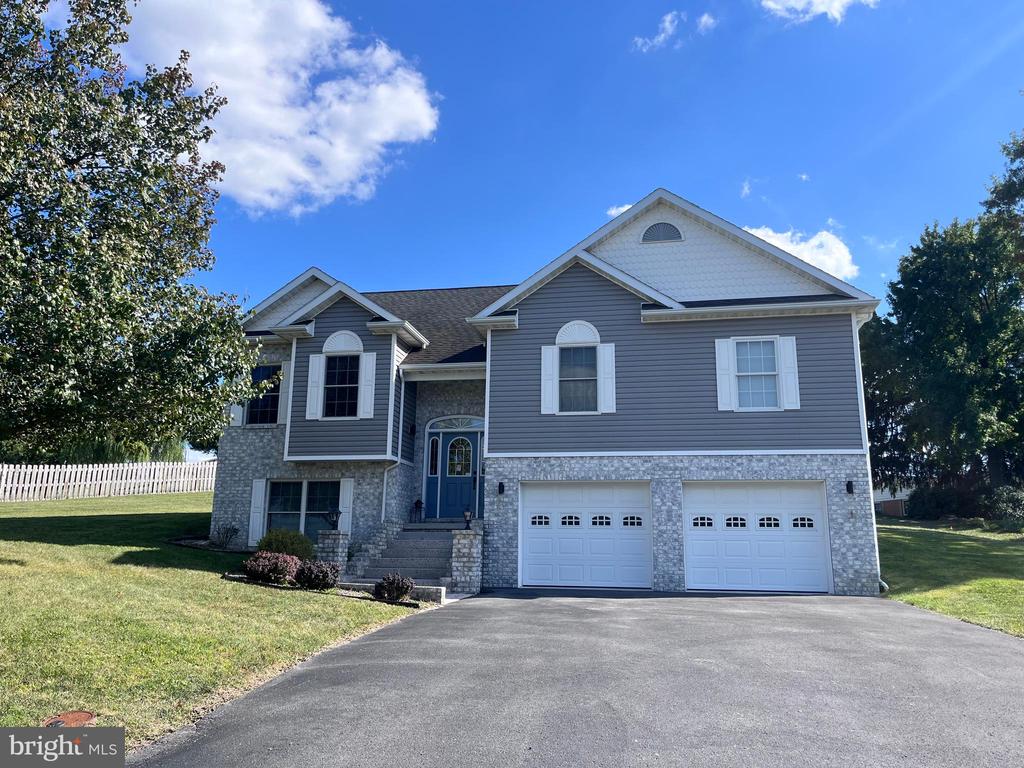 Vernon Dr, Chambersburg, PA 17202
