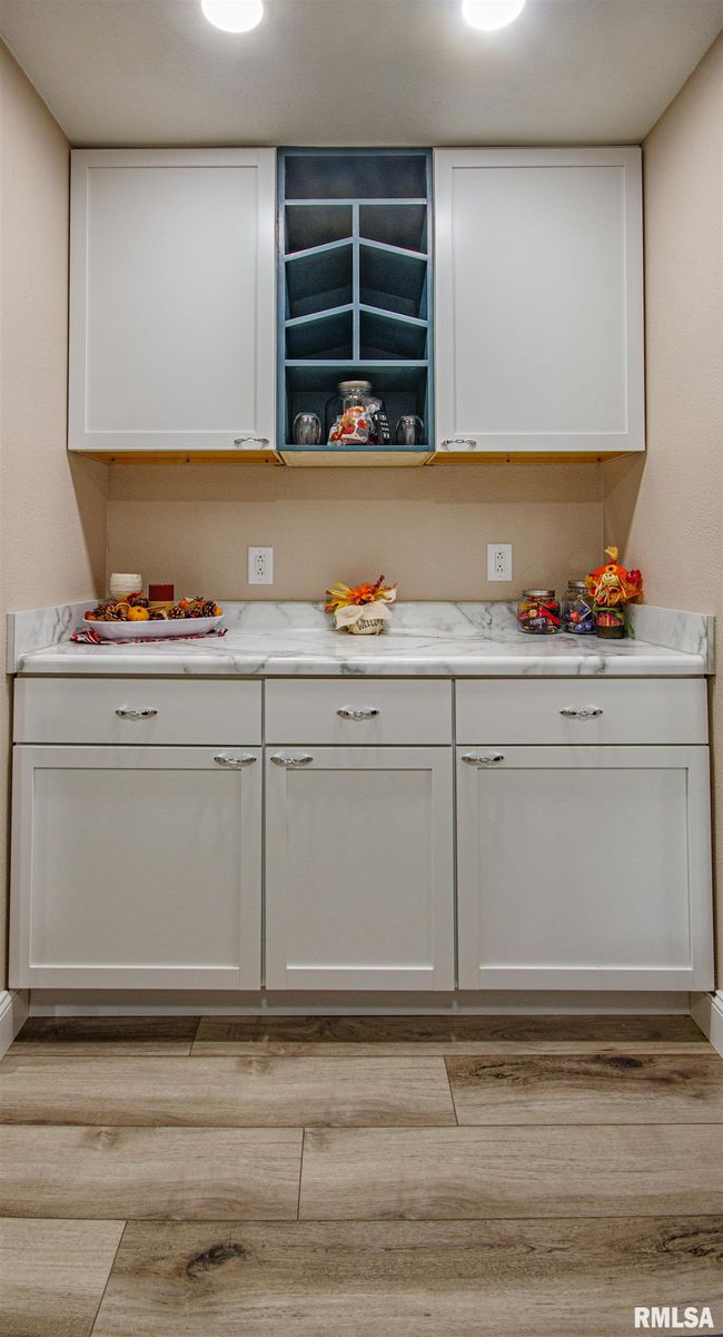 1108 N Main St, House other with 3 bedrooms, 2 bathrooms and null parking in Dix IL | Image 23