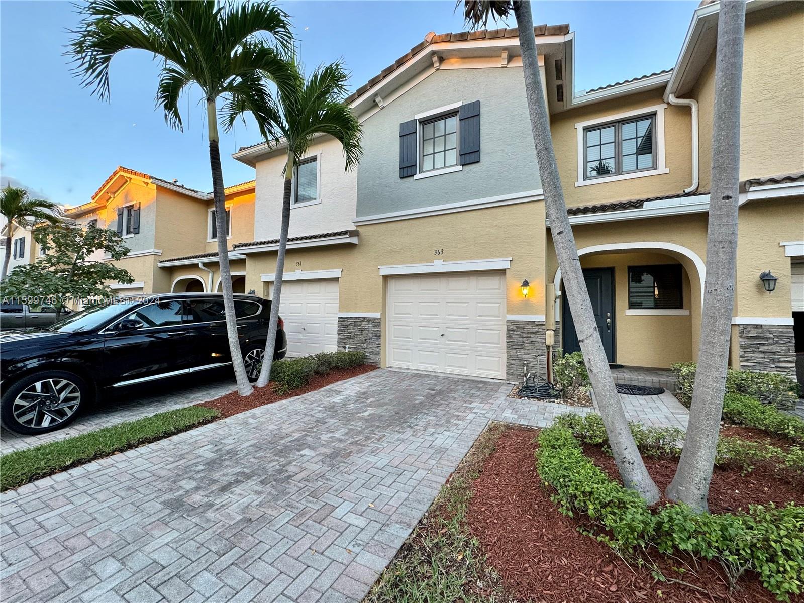 194th Ln, Miami, FL 33179