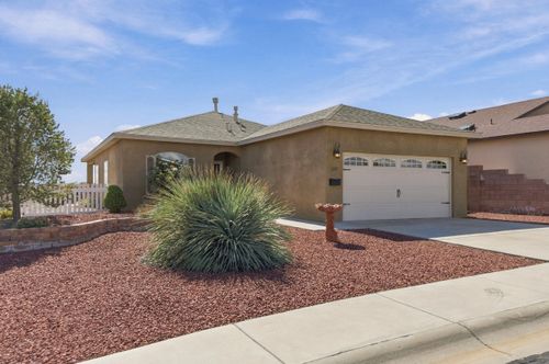 315 Sunrise Bluffs Dr, Belen, NM, 87002-2613 | Card Image