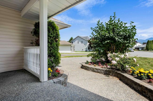 5965 Deerfield Cres, House other with 4 bedrooms, 3 bathrooms and 6 parking in Chilliwack BC | Image 4