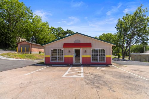 310 E 3rd St, Grove, OK, 74344 | Card Image