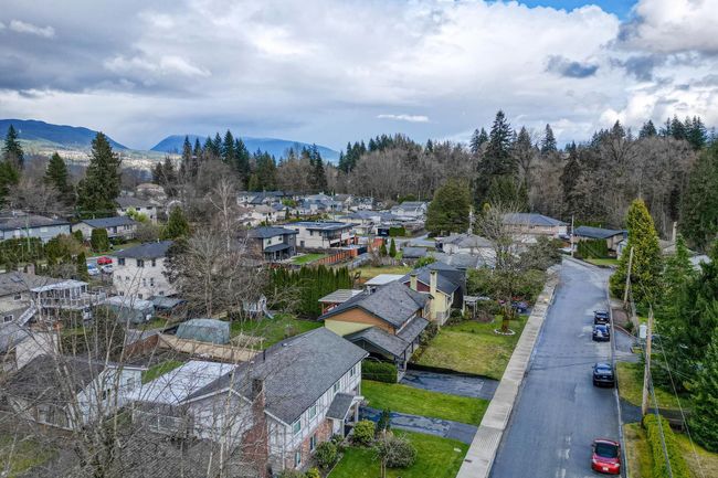 779 Adiron Ave, House other with 4 bedrooms, 3 bathrooms and 2 parking in Coquitlam BC | Image 33