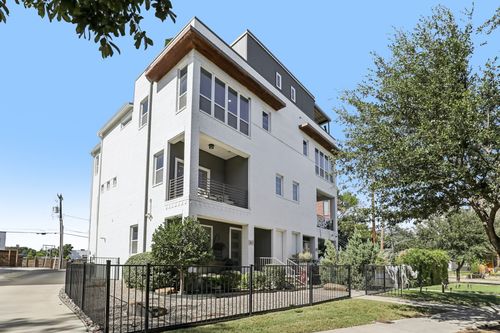 302 Wimberly St, Fort Worth, TX, 76107-1942 | Card Image