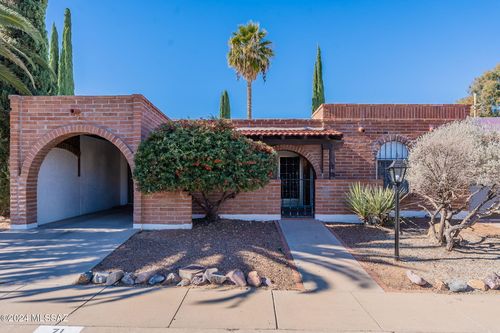 71 N Las Yucas, Green Valley, AZ, 85614-2611 | Card Image