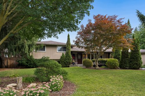 373 Forestlawn Rd, Waterloo, ON, N2K2J4 | Card Image