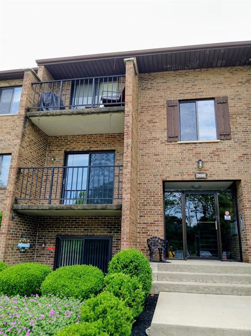5444 Bluesky Dr, Cincinnati, OH, 45247-6439 | Card Image