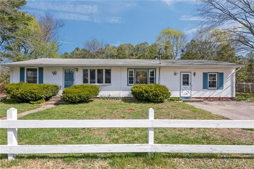 3 Leader St, Coventry, RI, 02816-8426 | Card Image