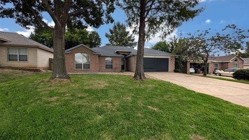 1604 Fern Dr, Mansfield, TX, 76063-6274 | Card Image